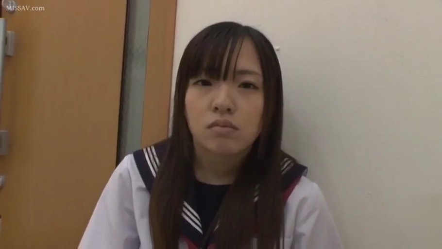 Indoor · Sitting Posture · Gaze · 近景 · Sailor suit · 长发 · 木然