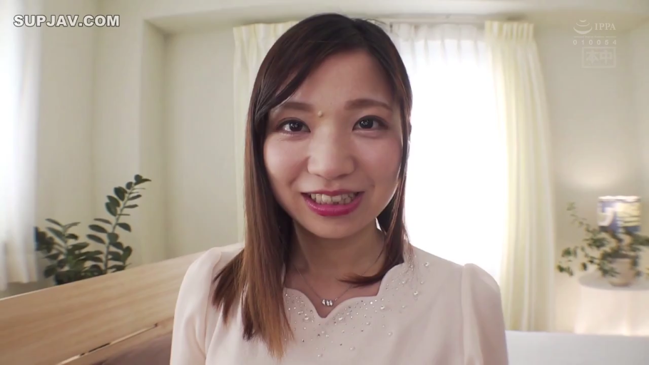 露乳 · 俯身 · 中景 · 沙发 · 客厅 · 红色胸罩 · 狰狞 · 后入位性交