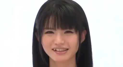 室内 · 面部特写 · 正面 · 日常服装