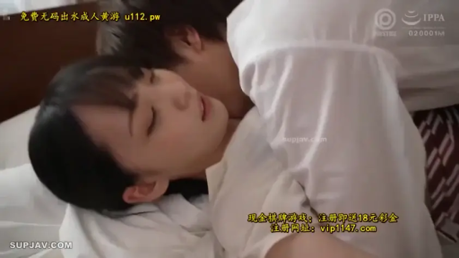 脸部 · 卧室 · 享受 · 床 · 衬衫 · 亲吻 · 躺卧 · 亚洲