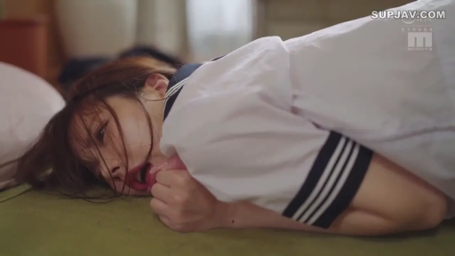 脸部特写 · 卧室 · 迷离 · 喘息 · 枕头 · 趴卧 · 水手服