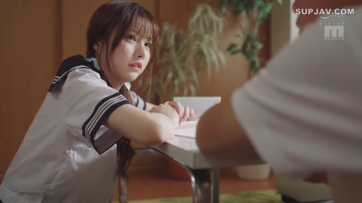 室内 · 忧郁 · 脸部 · 课桌 · 凝视 · 水手服 · 侧视图 · 趴在桌上