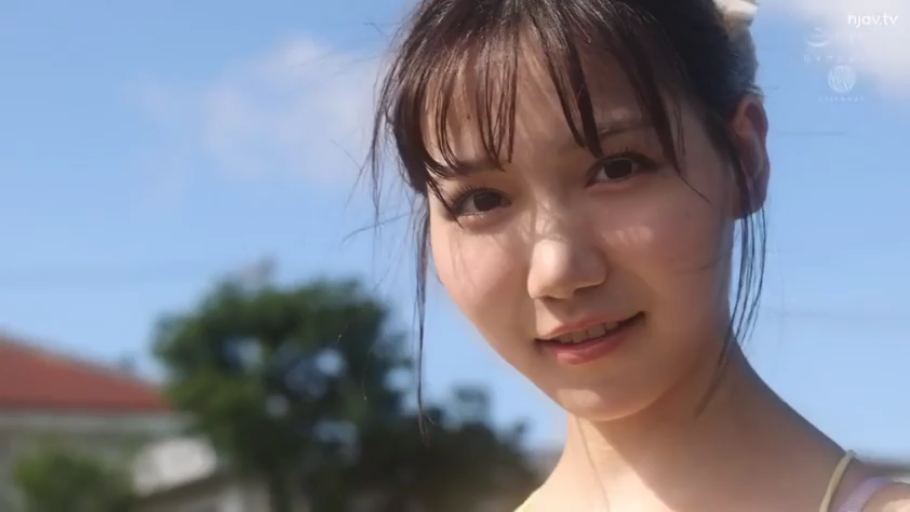 口交行为 · 内裤褪下 · 极度愉悦 · 室内环境 · 舌部接吻特写 · 舔阴与拥吻姿态 · 四分屏拼接画面