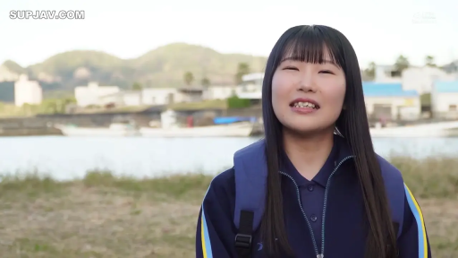 面部 · 站立 · 微笑 · 户外 · 背包 · 说话 · 运动服 · 采访