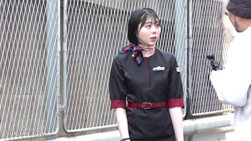 Stand · 制服 · 特写 · Outdoor · 惊讶 · 说话 · 名牌