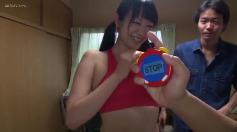 室内 · 站立 · 道具特写 · 红色泳衣