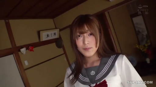 站立 · 和室 · 微笑 · 顔のクローズアップ · 注視 · 水手服 · 长发 · 挂画