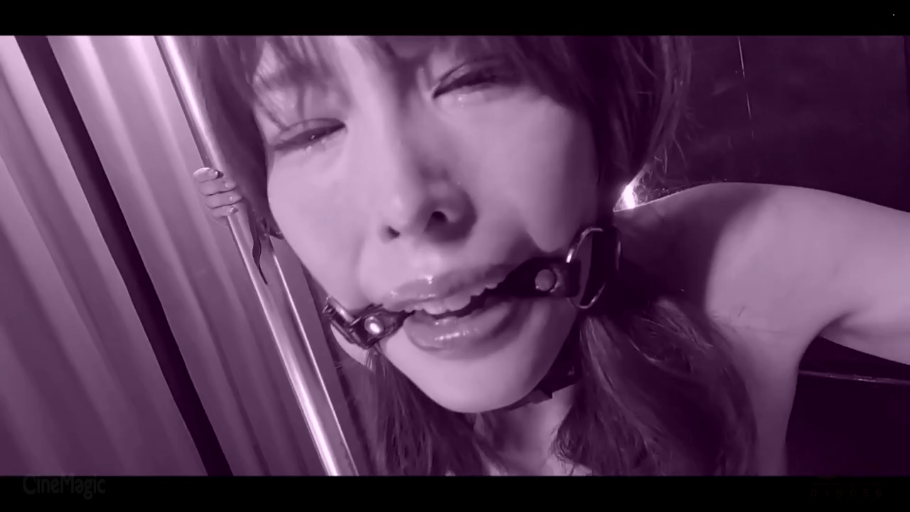 室内 · 脸部特写 · 全裸 · BDSM · 口塞 · 仰头 · 痛苦 · 束缚