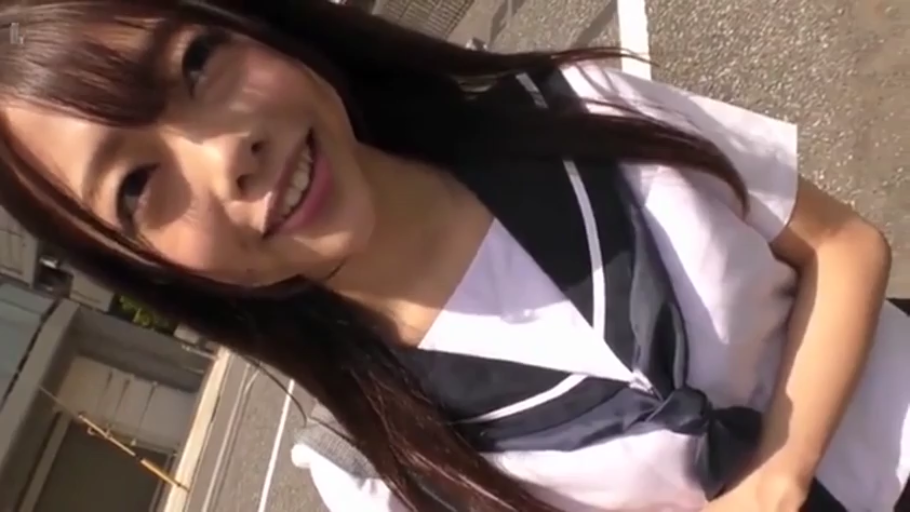 School uniform · Smile · 面部特写 · Street · Overlook · 开心 · 自拍视角