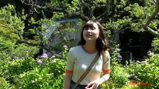 面部 · 站立 · 大笑 · 喜悦 · 黑色外套 · 郊外 · 冬天