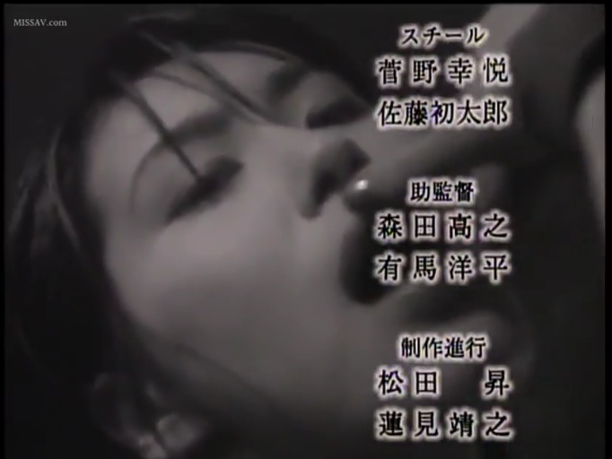 室内 · 面部 · 甜美 · 对视 · 趴卧 · 长发 · 紫色上衣