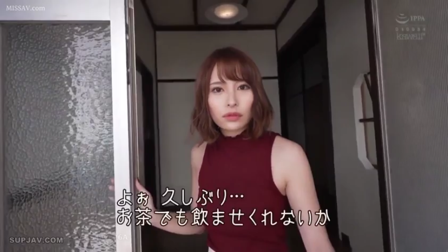 严肃 · 站姿 · 开门 · 半身 · 短发 · 推拉门 · 住宅玄关 · 红色无袖高领上衣