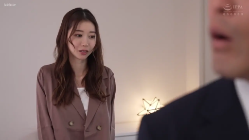胸部特写 · 蹲姿 · 展示 · 巨乳 · 和室 · 迷离 · 裸体