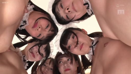 室内 · 诱惑 · 凝视 · 多人 · 女仆头饰 · 脸部与胸部 · 俯身围观 · 裸体女仆