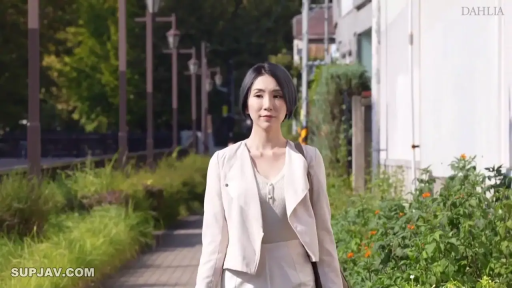 性交 · 全裸 · 卧室 · 阴部 · 局部打码 · 仰卧位 · 白色床单 · 欢愉表情