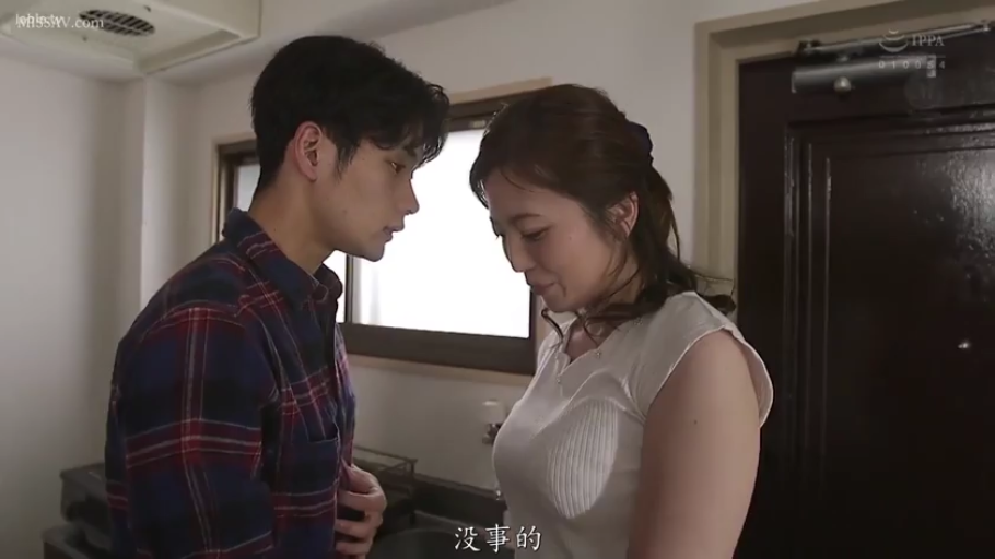 真剣 · 站姿 · 対話 · プロット · キッチン · 上半身 · 无袖上衣