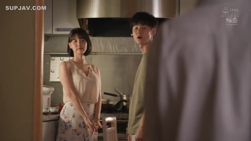 站立 · 远景 · 注视 · 厨房 · 惊讶 · 碎花裙 · 厨具