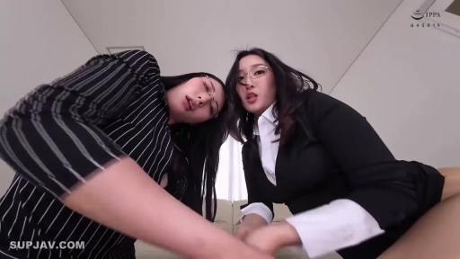 室内 · 俯身 · 脸部 · 眼镜 · 职业装 · 诱惑 · 双人 · 挑逗