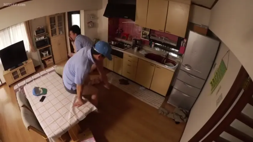 站立 · 全景 · 厨房 · 模糊 · 俯视 · 帽子 · 走动 · 冰箱