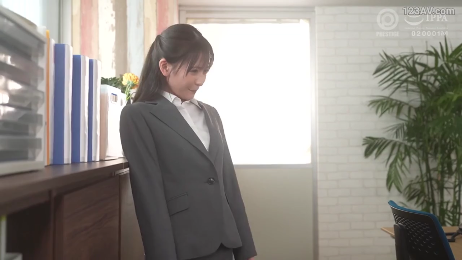 室内 · 俯身 · 面部特写 · 裸体 · 诱惑 · 长发 · 吐舌 · 手指