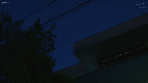 卧室 · 海报 · 室内背景 · 杂乱衣物