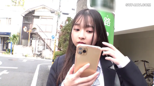 脸部 · 卧室 · 性行为 · 俯卧 · 床 · 痛苦 · 泳装 · AV