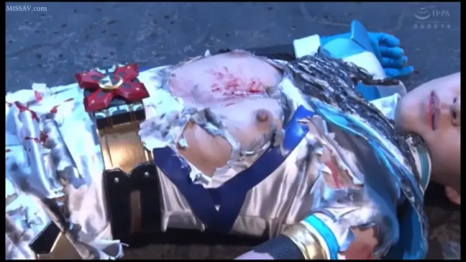 胸部 · 仰卧 · 户外 · 昏迷 · 受辱 · 腰带 · 破损战士服 · 战损