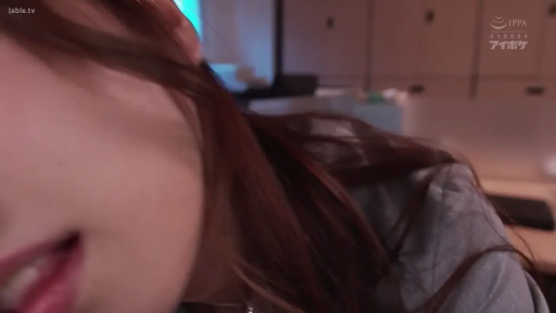 低头 · 办公室 · 迷离 · 面部特写 · 中文字幕 · 诱惑 · 灰色衬衫