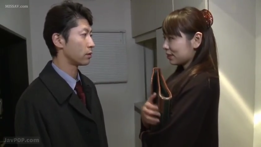 室内 · 严肃 · 站立 · 半身 · 对视 · 正装 · 职场剧情 · 公文包