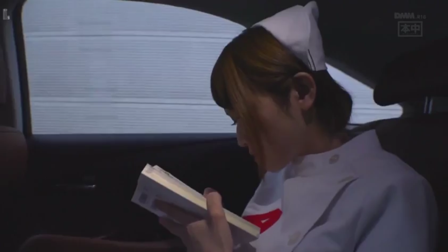 全裸 · 卧室 · 微笑 · 跪姿 · 多人 · 互动 · 玩偶