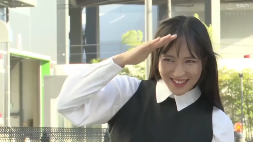 黑色背心裙 · 半身 · 户外