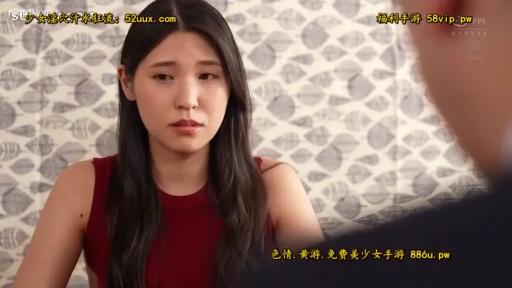 室内 · 坐姿 · 中景 · 面部特写 · 注视 · 红色背心 · 忧愁