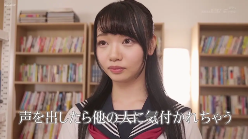 站立 · 平静 · 面部特写 · 凝视 · 水手服 · 书架 · 日系 · 图书馆