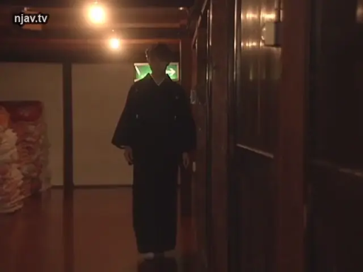 全身 · 站立 · 和服 · 日式室内