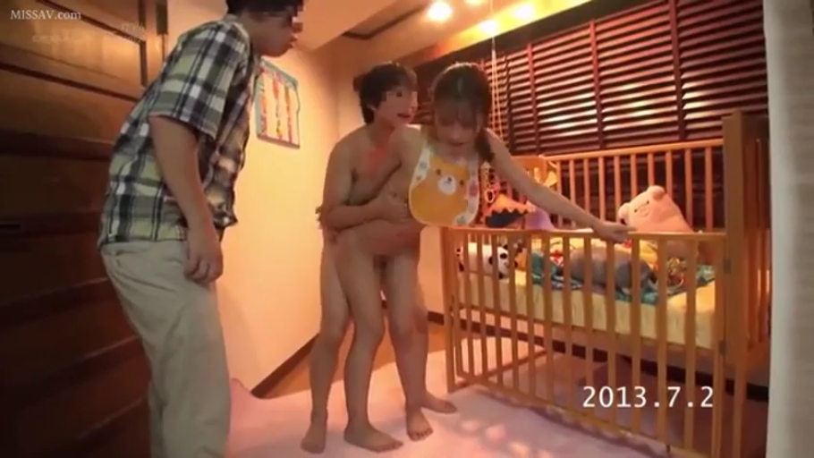 角色扮演 · 卧室 · 站姿 · 全景 · 围嘴 · 多人性爱 · 惊讶 · 玩具