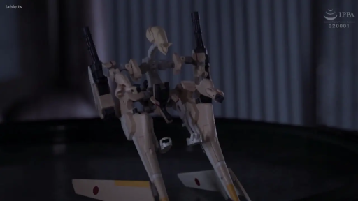 室内 · 站立 · 展示 · 全景 · 無表情 · 机器人模型