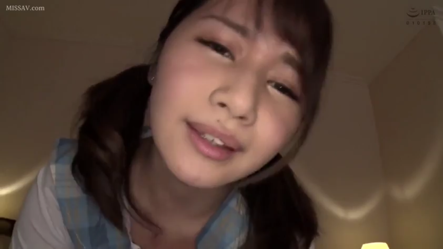 室内 · 俯身 · 迷离 · 双马尾 · 脸部大特写 · 凝视镜头 · 格子制服