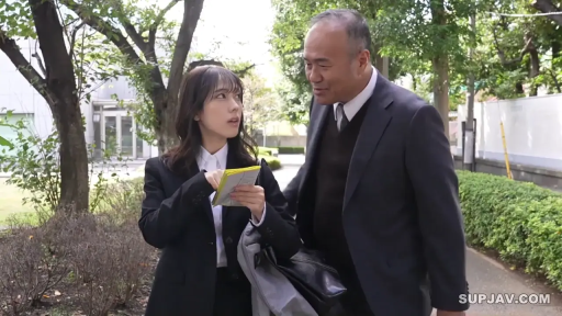 中景 · 站姿 · 职业装 · 户外 · 职场 · 搭讪 · 疑惑 · 宣传册