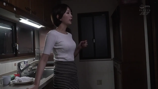 站立 · 中景 · 站姿 · 平静 · 居家 · 厨房 · 水槽 · 包臀裙