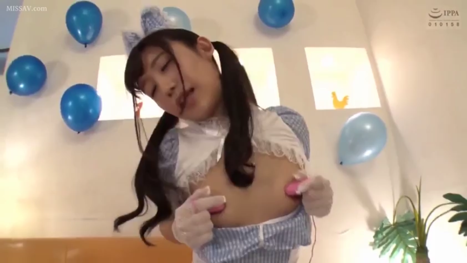 坐姿 · 全裸 · 沙发 · 客厅 · 多人 · 群交 · 躯干特写 · 迷醉表情