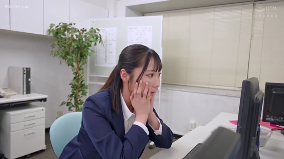 室内 · 专注 · 手交 · 马赛克 · 中景 · 露点 · 黑色蕾丝内衣 · 趴卧姿