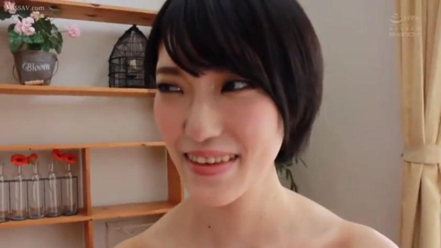 室内 · 面部特写 · 裸体 · 正面