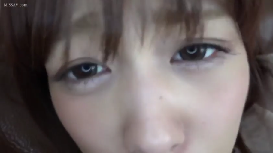 室内 · 脸部特写 · 迷离 · 注视 · 正对镜头 · 日本女优