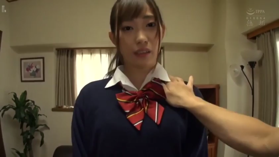 室内 · 校服 · 站立 · 盆栽 · 制服 · 上半身 · 被抚摸 · 忧虑