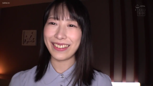 站立 · 羞涩 · 中景 · 居家 · 内衣 · 洗手池 · 卫生间 · 准备洗澡