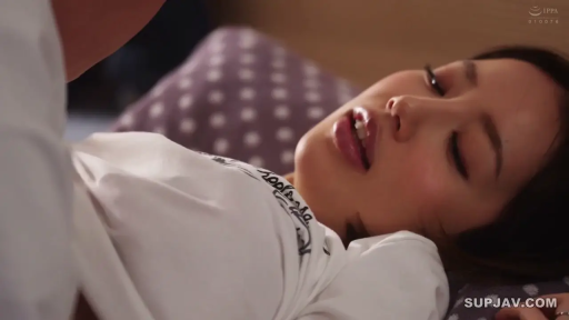 顔部のクローズアップ · 寝室 · 銷魂 · 性行為 · 枕头 · 仰臥 · 白い上着