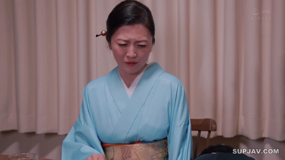 臀部 · 丝袜 · 客厅 · 职业装 · 诱惑 · 高跟鞋 · 爬行