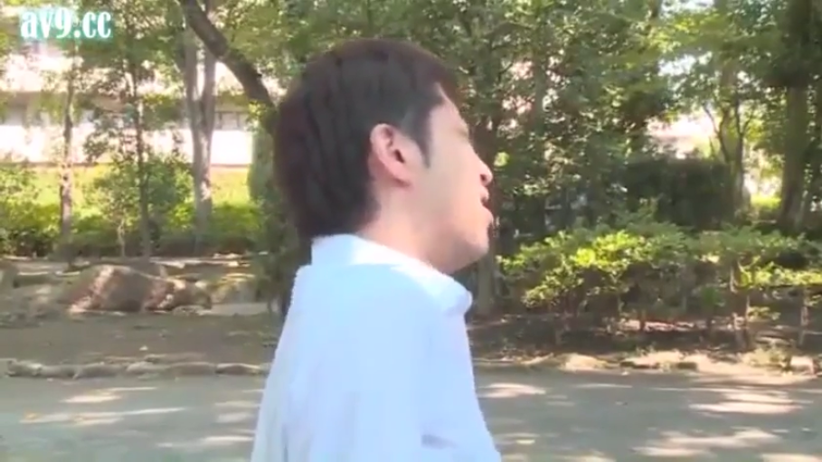 性交 · 全裸 · 迷离 · 中景 · 弯腰 · 多人 · 窗边