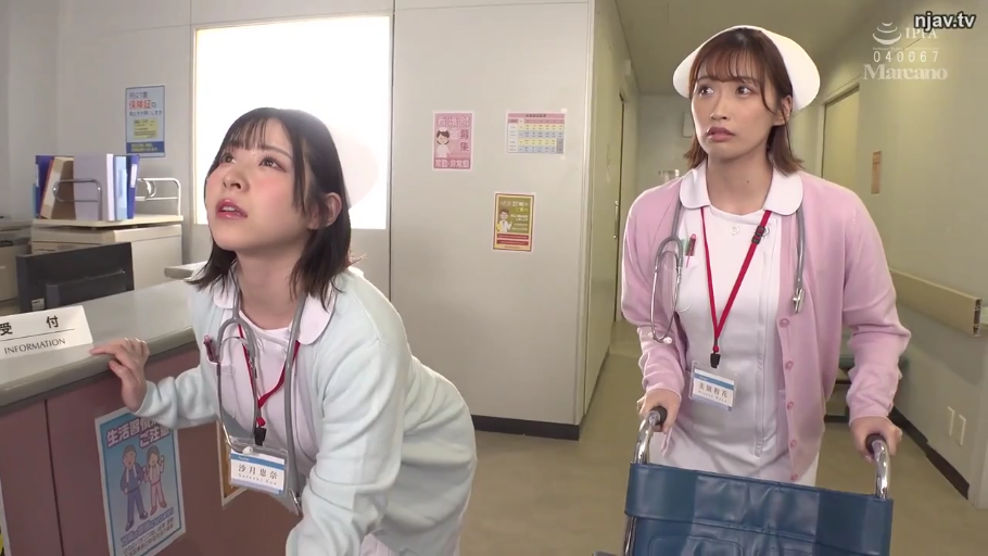 室内 · 站立 · 迷离 · 胸罩 · 指法 · 制服诱惑 · 下体特写