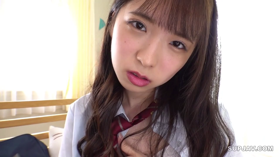 室内 · 俯身 · 脸部特写 · 制服 · 凝视 · 长发 · 迷茫